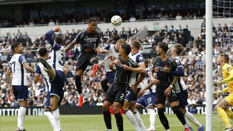 Tottenham đấu với Arsenal 01