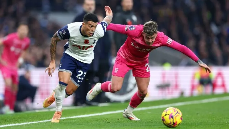 Tottenham đấu với Ipswich Town 03