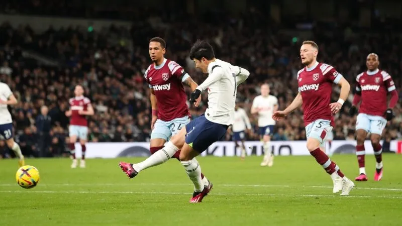 Tottenham đấu với West Ham 02