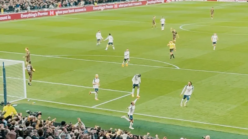 Ảnh hưởng chiến thuật và khung sườn đội hình